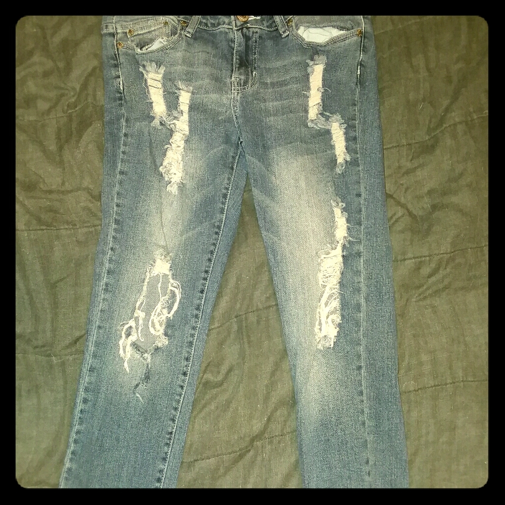 Rue 21 Distressed Jeans, size 9/10